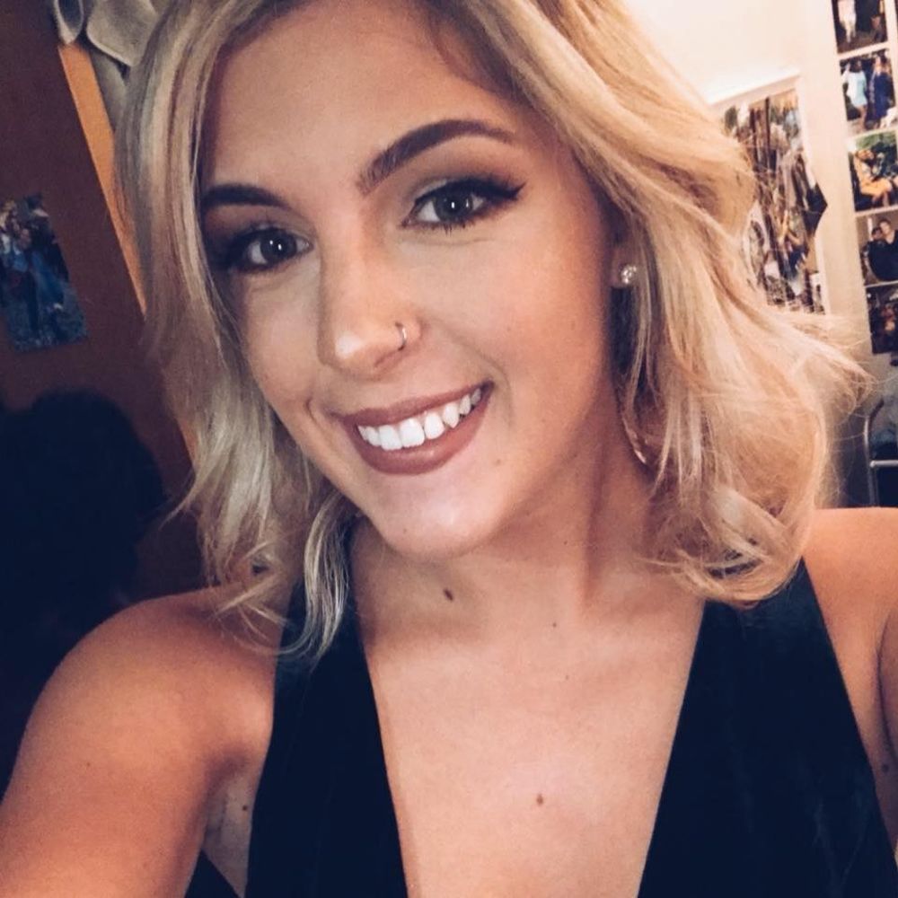 Meet your Posher, Stephanie